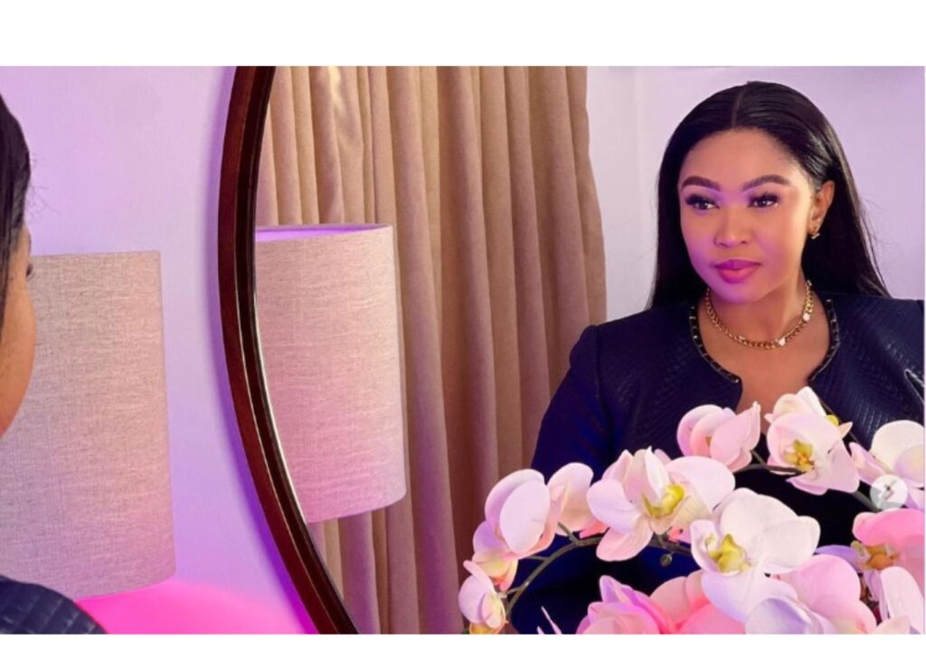 U-Ayanda Ncwane usebesoka elisha, kodwa uyalifihla