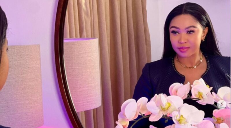 U-Ayanda Ncwane usebesoka elisha, kodwa uyalifihla